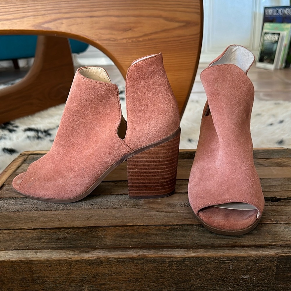 Booties, suede